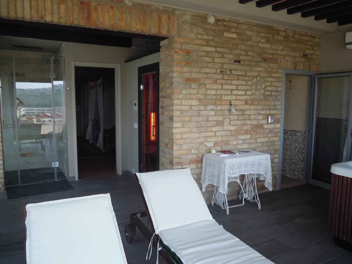 Agriturismo Piccolo Albero Loreto Aprutino Exterior foto